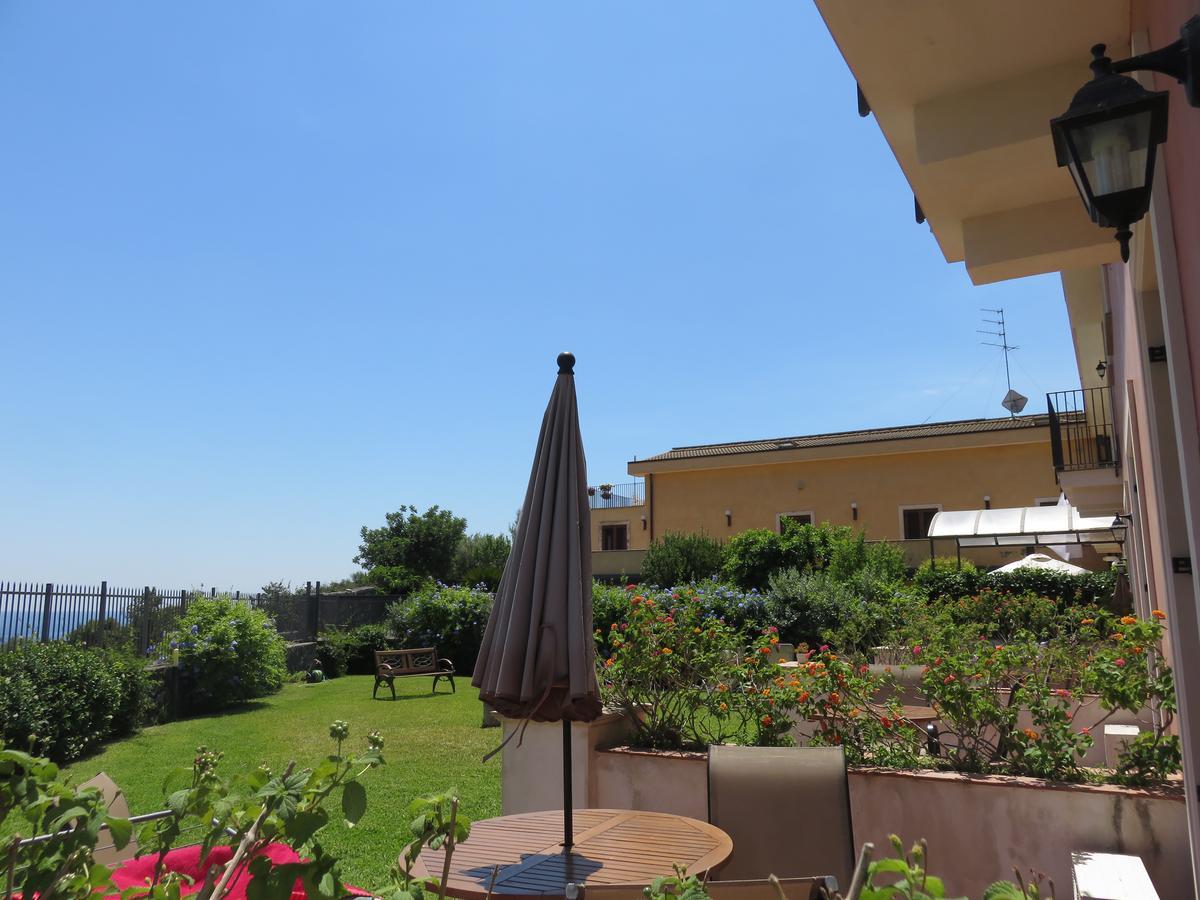 Case Vacanze Residence Trinacria Ачиреале Экстерьер фото