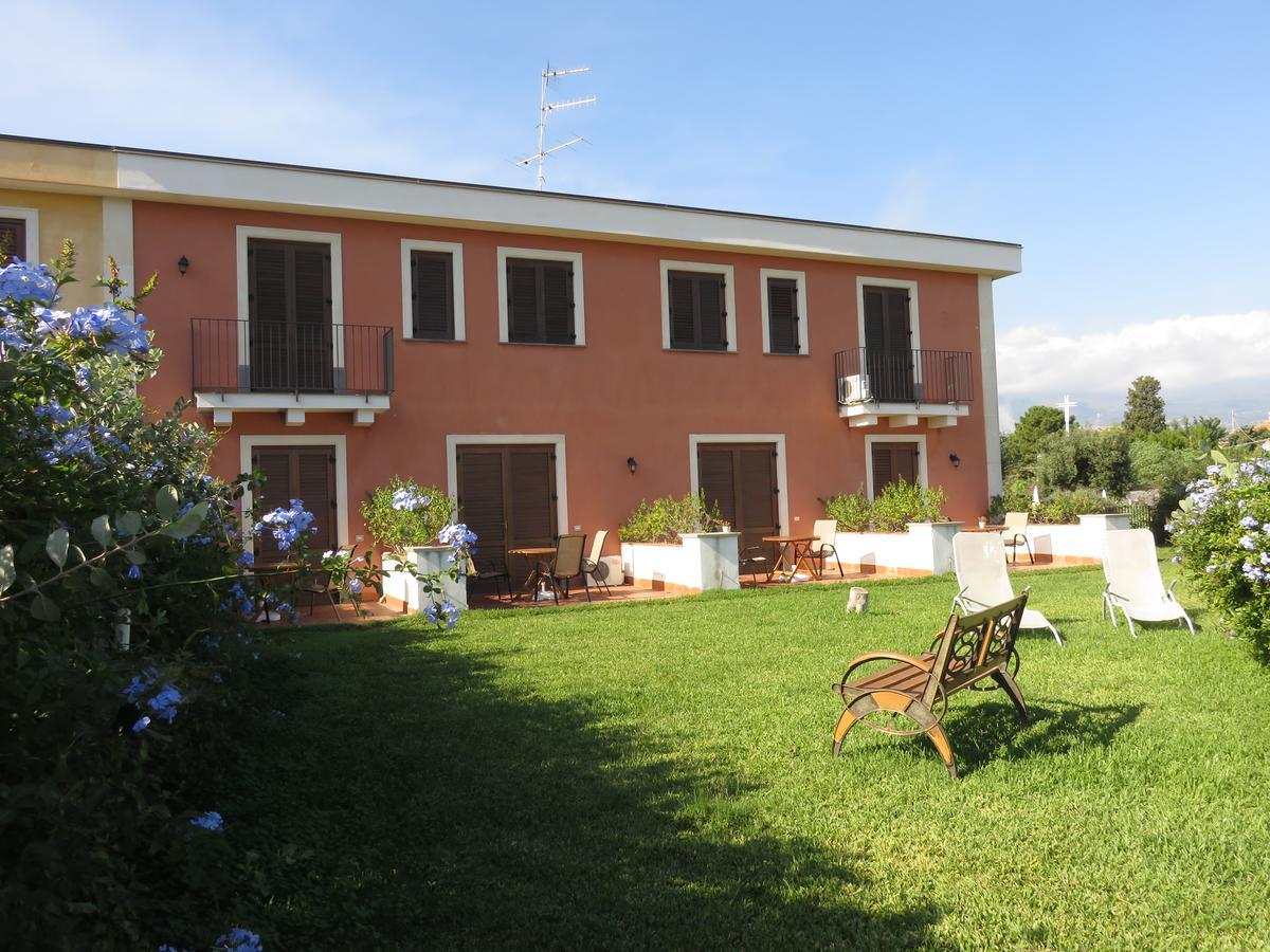 Case Vacanze Residence Trinacria Ачиреале Экстерьер фото
